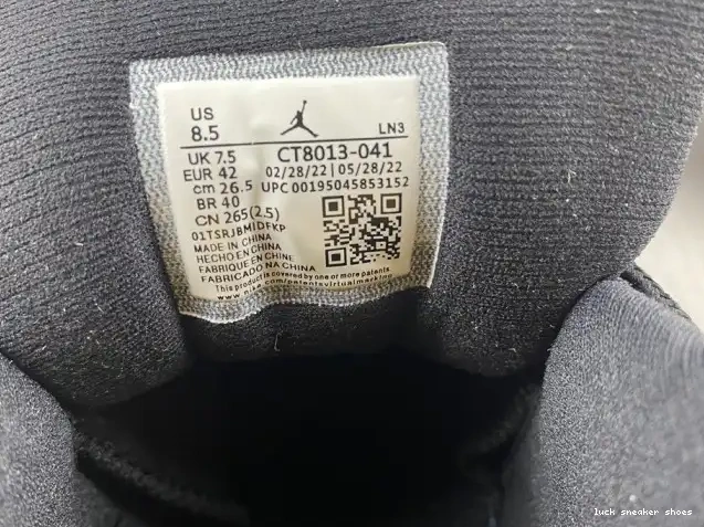 Reps LUCY AO6068-004 Royal Hyper WMNS 12 Air Jordan 0607